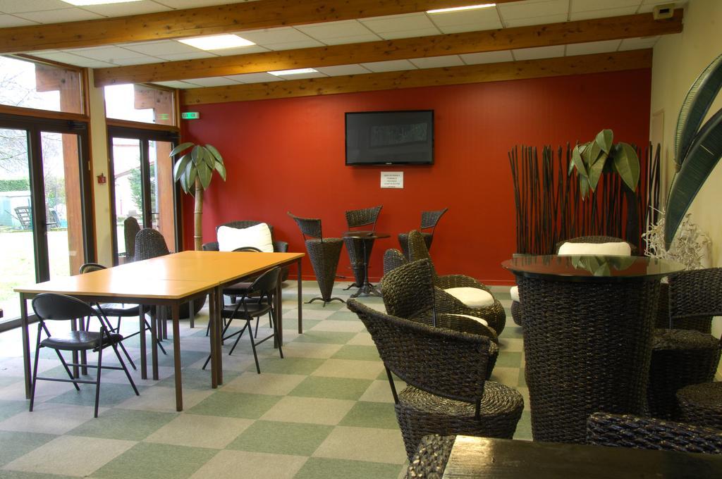 Logis Hotel Restaurant Chez Nous Sainte-Croix  Екстер'єр фото